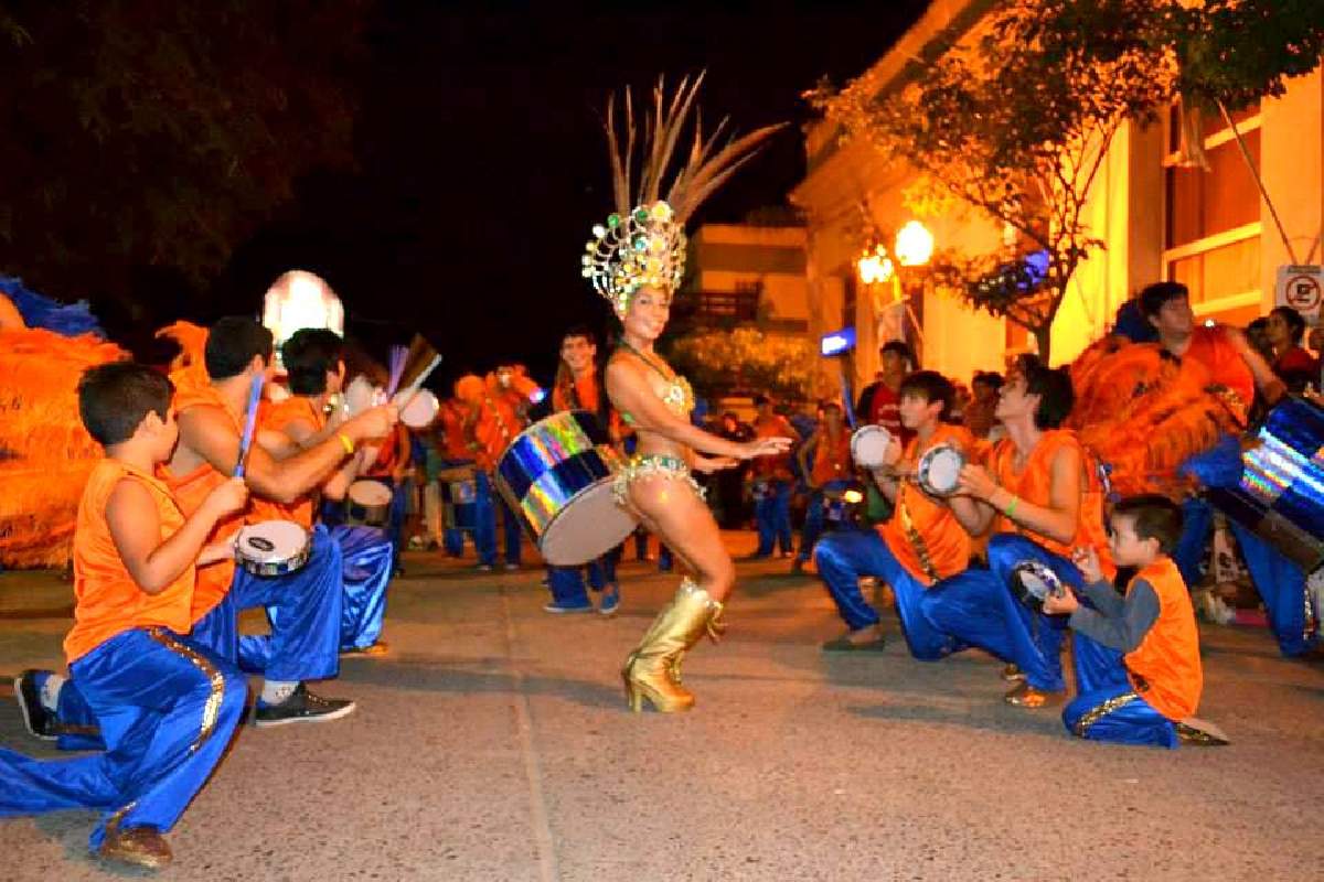 Carnavales, Santa Elena, La Paz... Vení a cenar a Garibaldi
